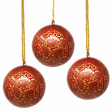 Load image into Gallery viewer, Handpainted Ornaments, Gold Chinar Leaves - Pack of 3
